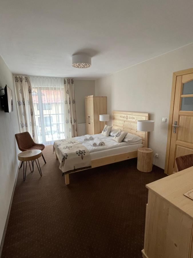 チョルシュティン Pieninska Ostoja Bed & Breakfast エクステリア 写真
