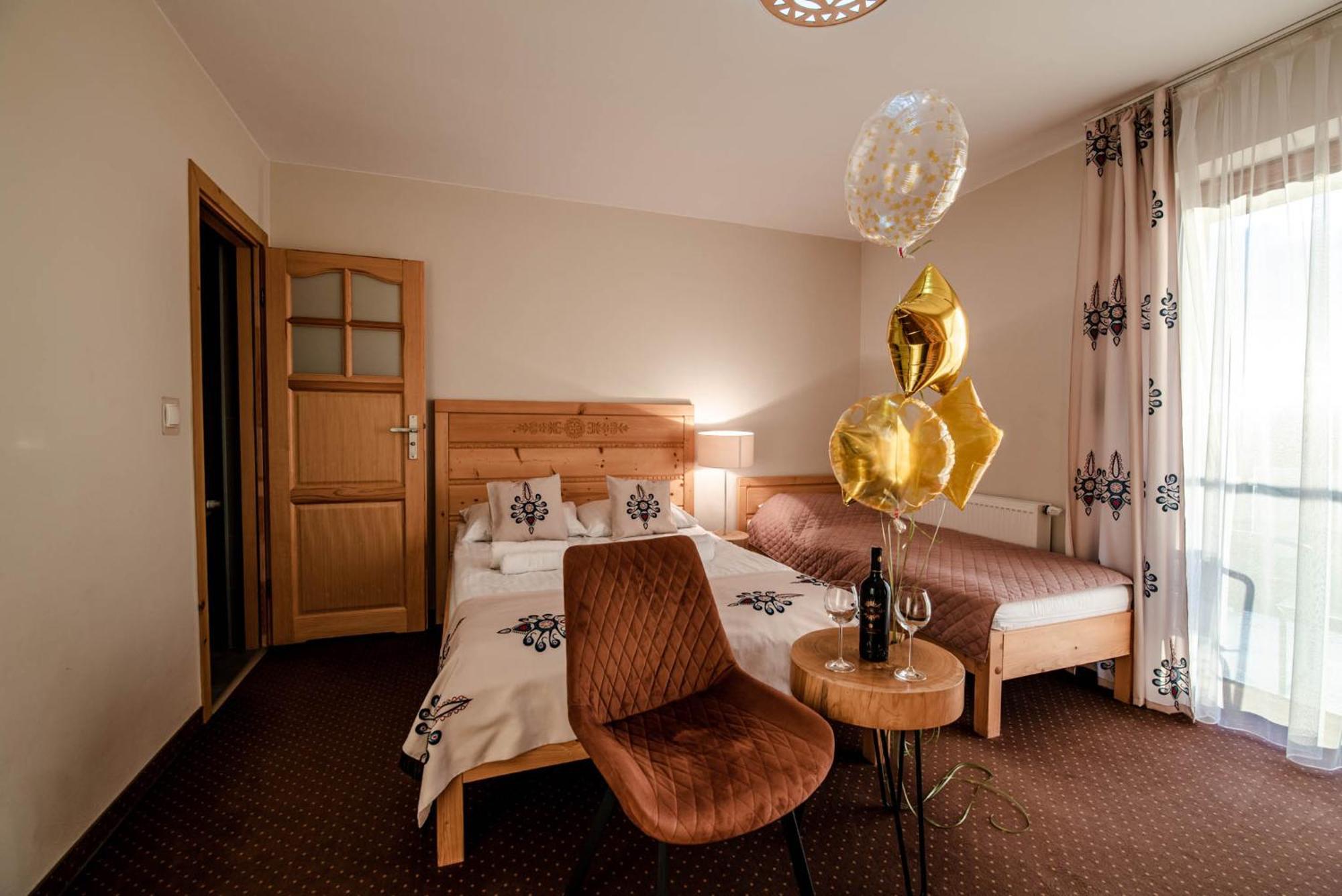 チョルシュティン Pieninska Ostoja Bed & Breakfast エクステリア 写真